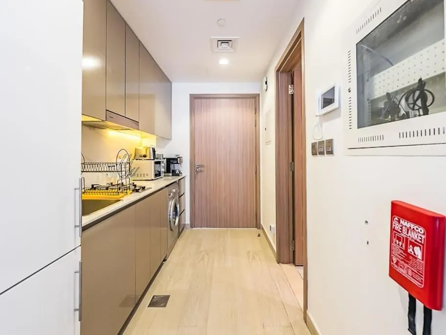Relaxing Studio Retreat In Vibrant Meydan City Dubai