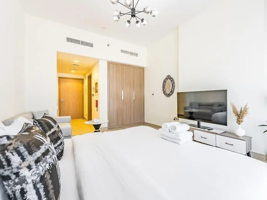 Relaxing Studio Retreat In Vibrant Meydan City Dubai Emirati Arabi Uniti